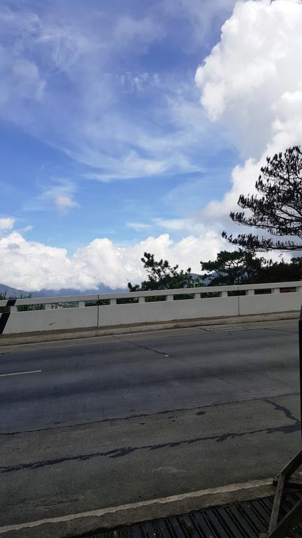 Hollywood Drive-In Hotel Baguio City Kültér fotó